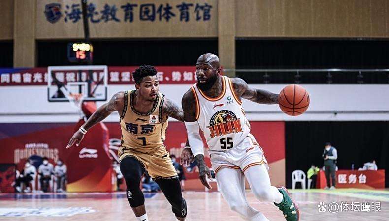 球队再次签下外援，增强阵容实力的简单介绍