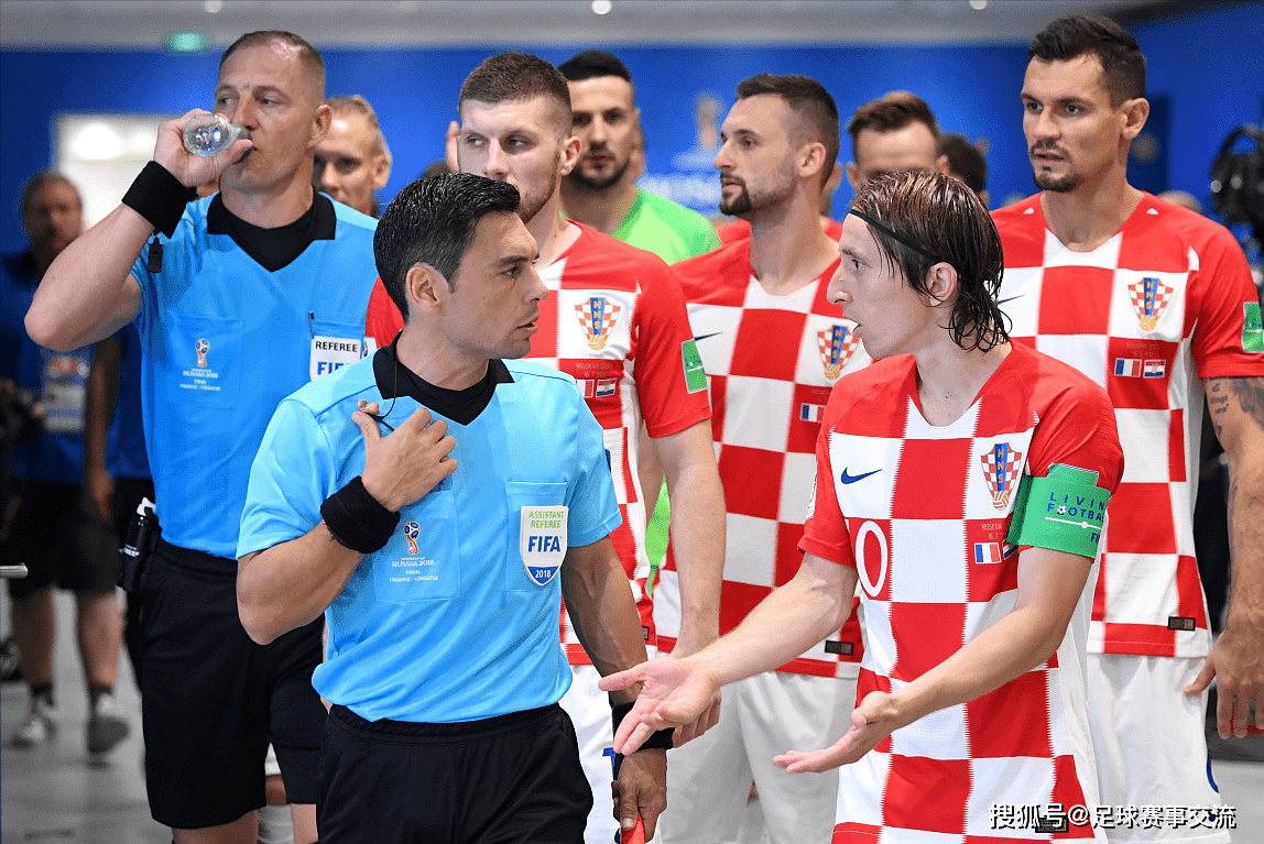 摩洛哥横扫巴西，戈麦斯扛起全队